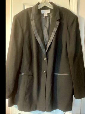 22W Black Tie Style Formal Tux Look Jacket Satin Trim Fully Lined LBGTQ